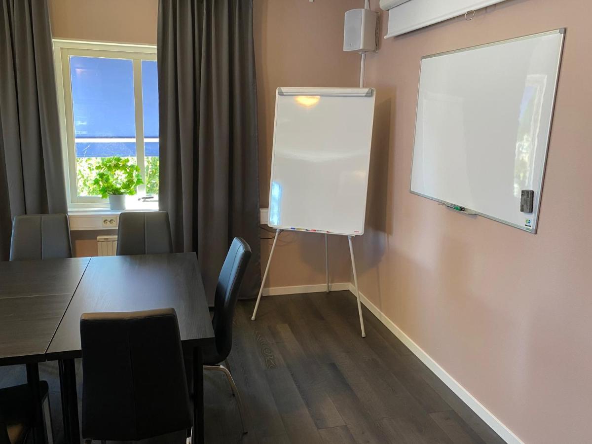 De La Gardie Park Vandrarhem Hostel Lidköping Eksteriør bilde