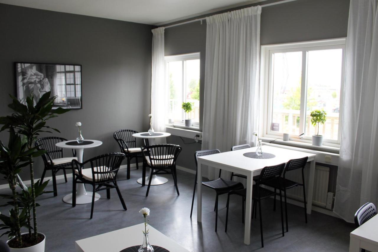 De La Gardie Park Vandrarhem Hostel Lidköping Eksteriør bilde